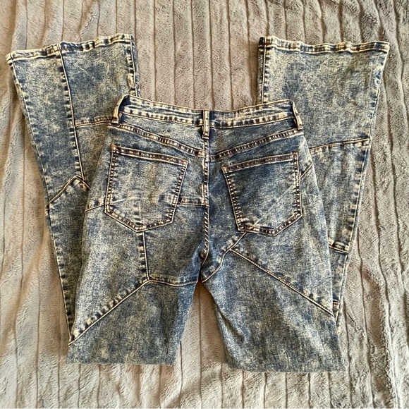 Jeans - Picture 2 of 5